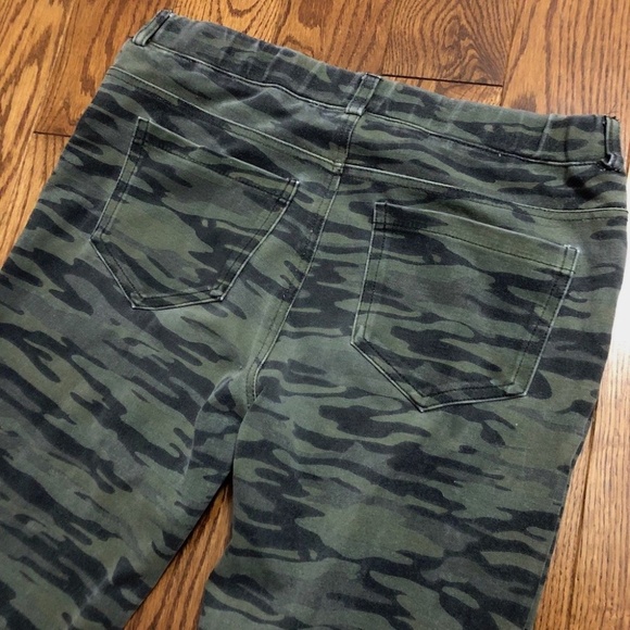 3/$15 - Camo Jeggings size 16 *read - Picture 5 of 5